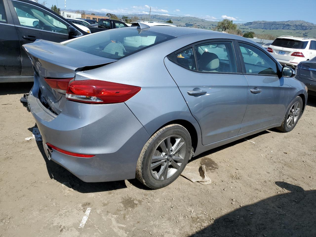 2017 Hyundai Elantra - Image 3