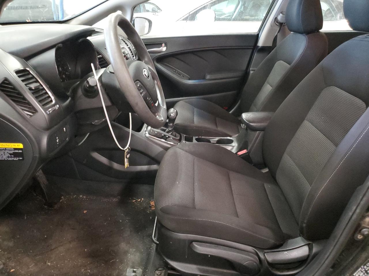 2017 Kia Forte - Image 7