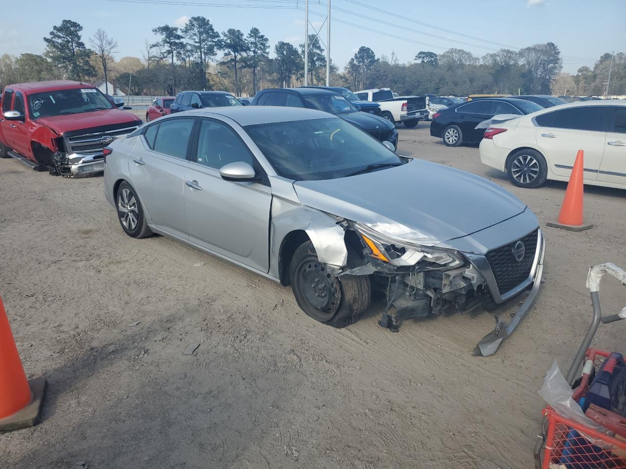 2020 Nissan Altima - Image 4