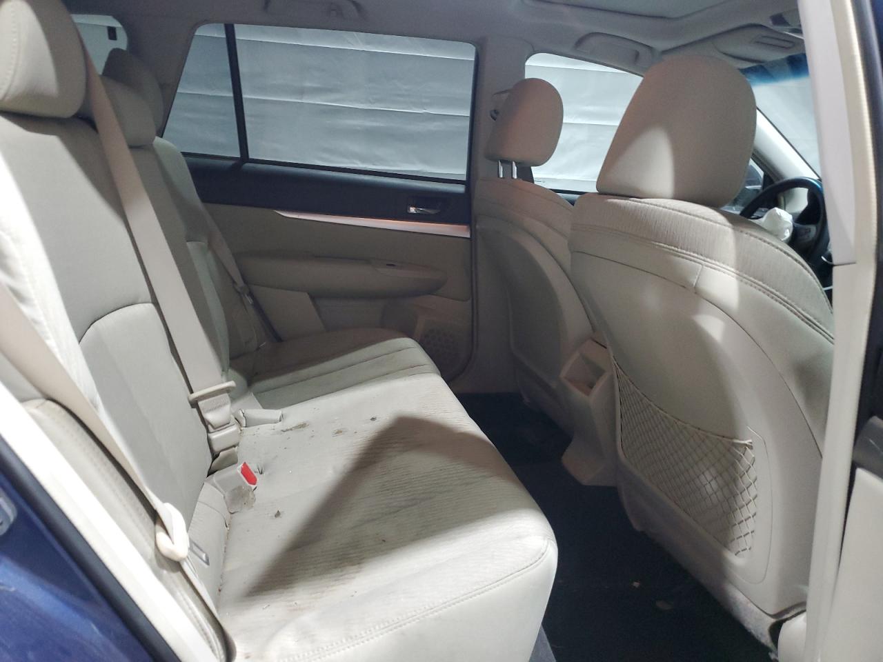 2011 Subaru Outback - Image 11