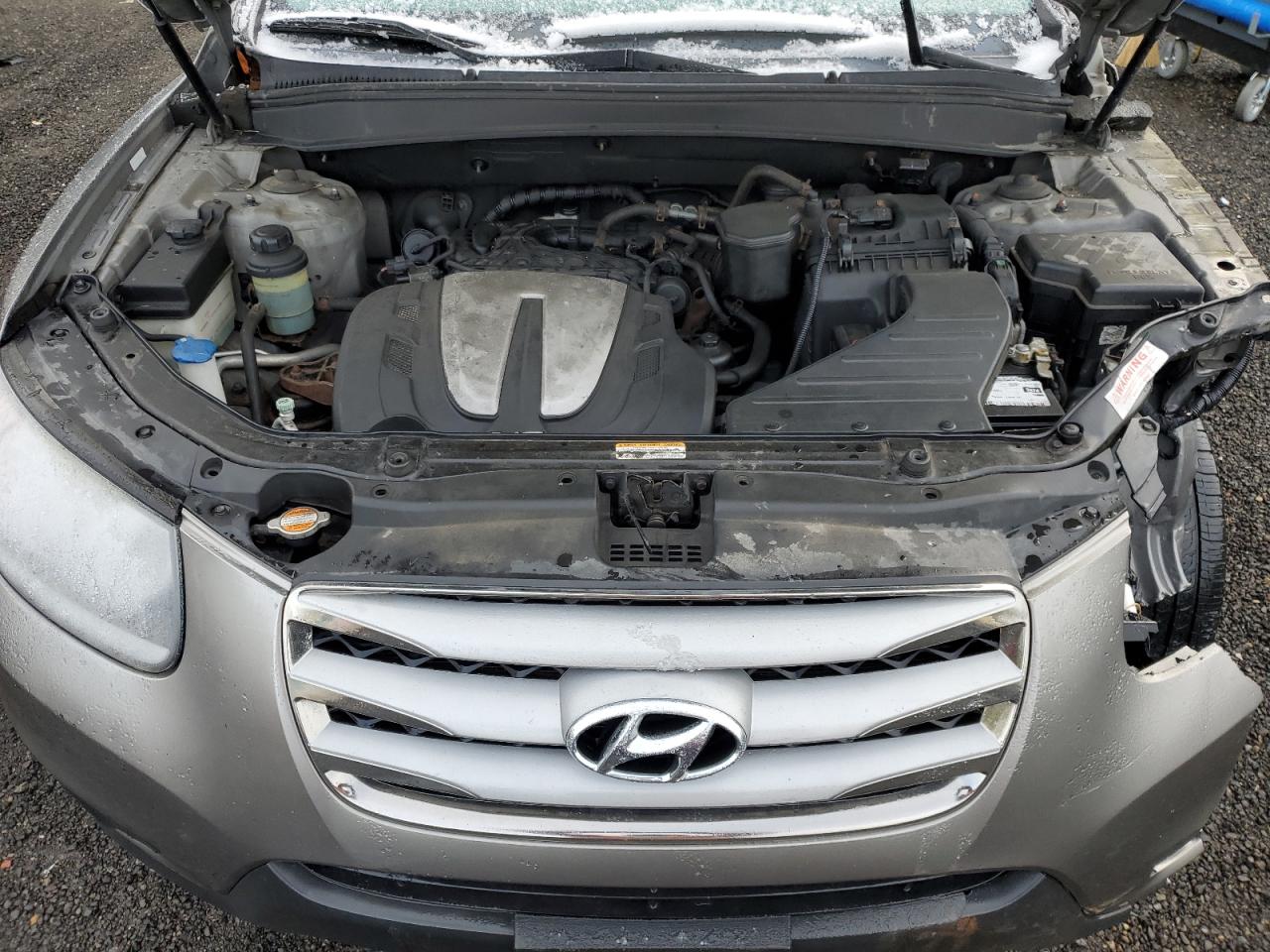 2012 Hyundai Santa Fe - Image 12