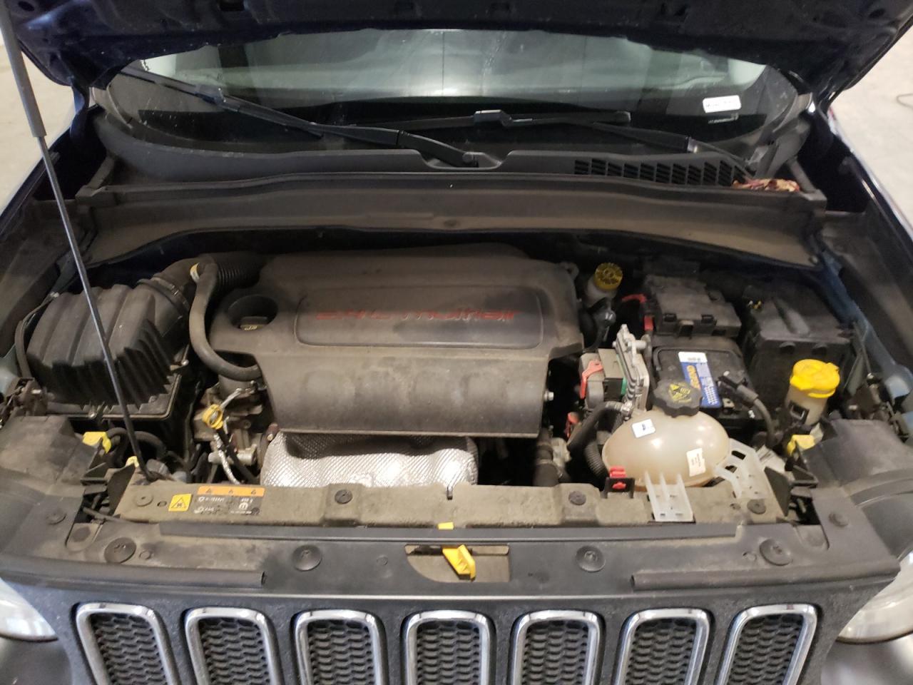 2017 Jeep Renegade - Image 12