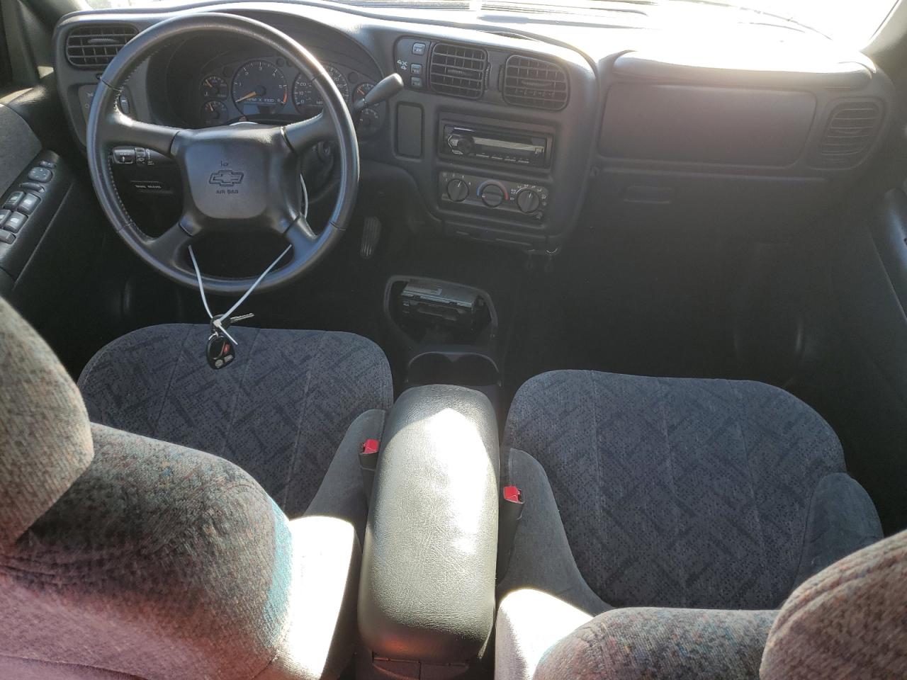 2001 Chevrolet S-10 Pickup - Image 8