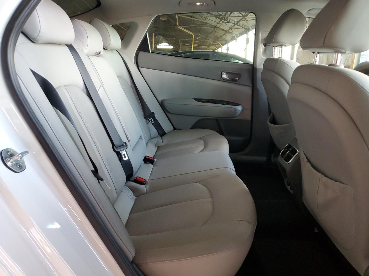 2016 Kia Optima - Image 10