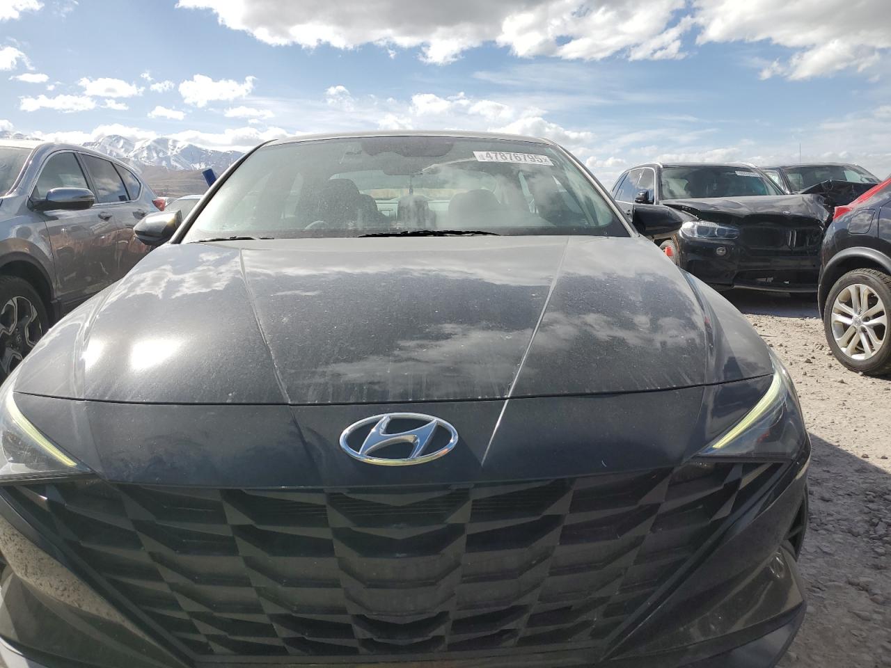 2022 Hyundai Elantra - Image 5