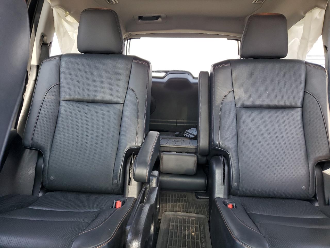 2014 Toyota Highlander - Image 10