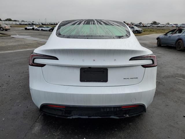  TESLA MODEL 3 2024 Biały