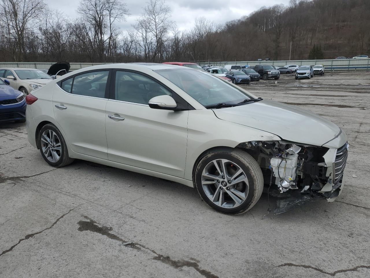 2017 Hyundai Elantra - Image 4