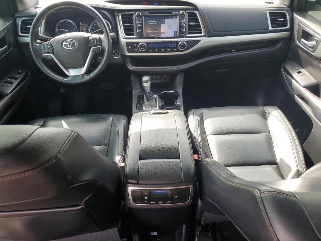 2017 Toyota Highlander - Image 8