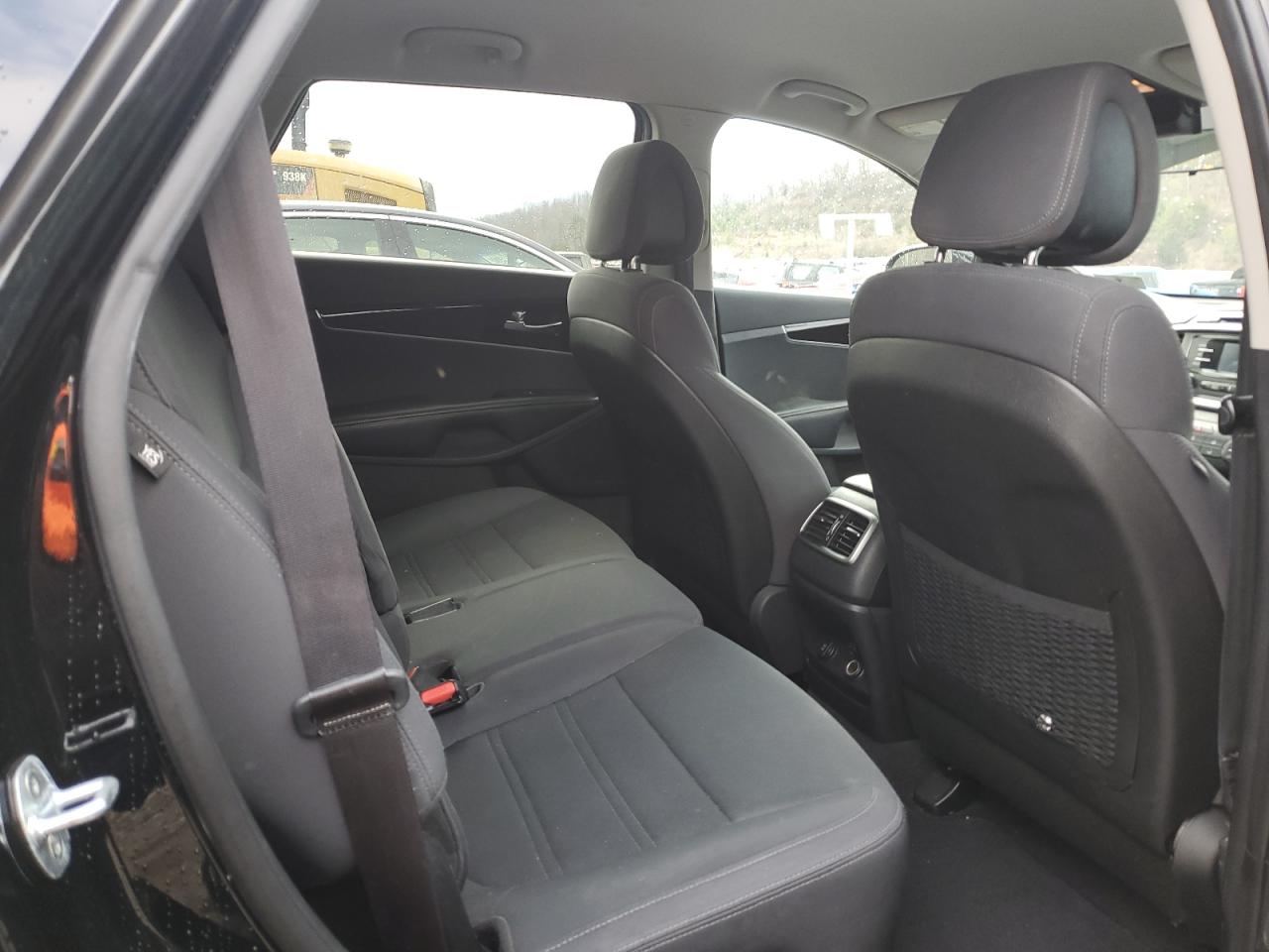 2016 Kia Sorento - Image 10