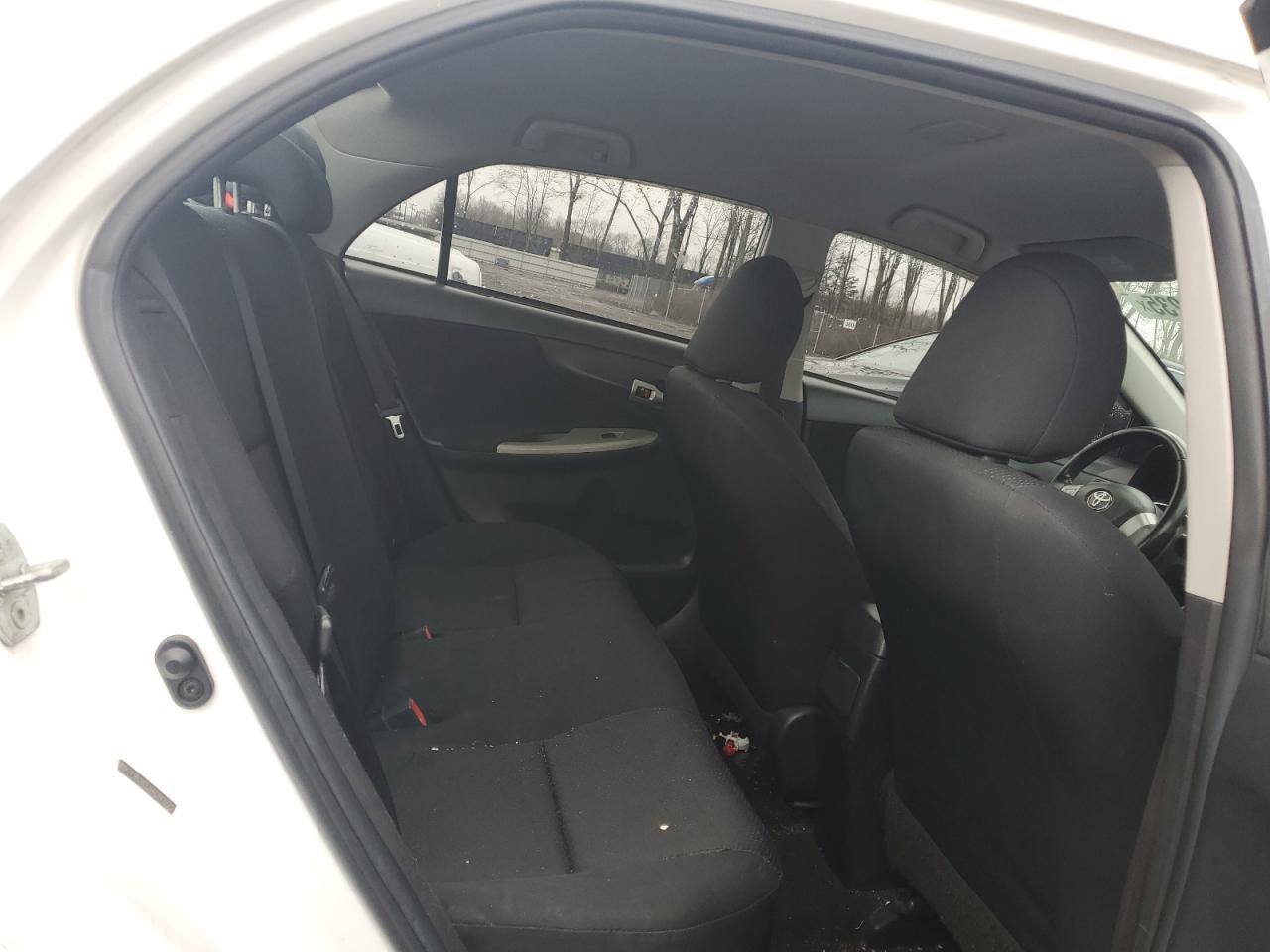 2010 Toyota Corolla - Image 10