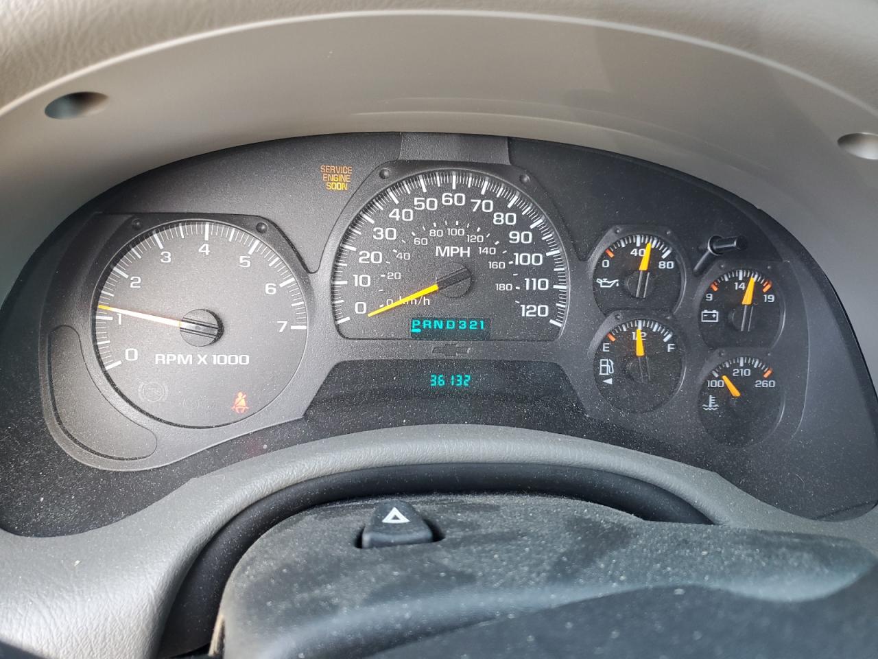 2004 Chevrolet TrailBlazer - Image 9