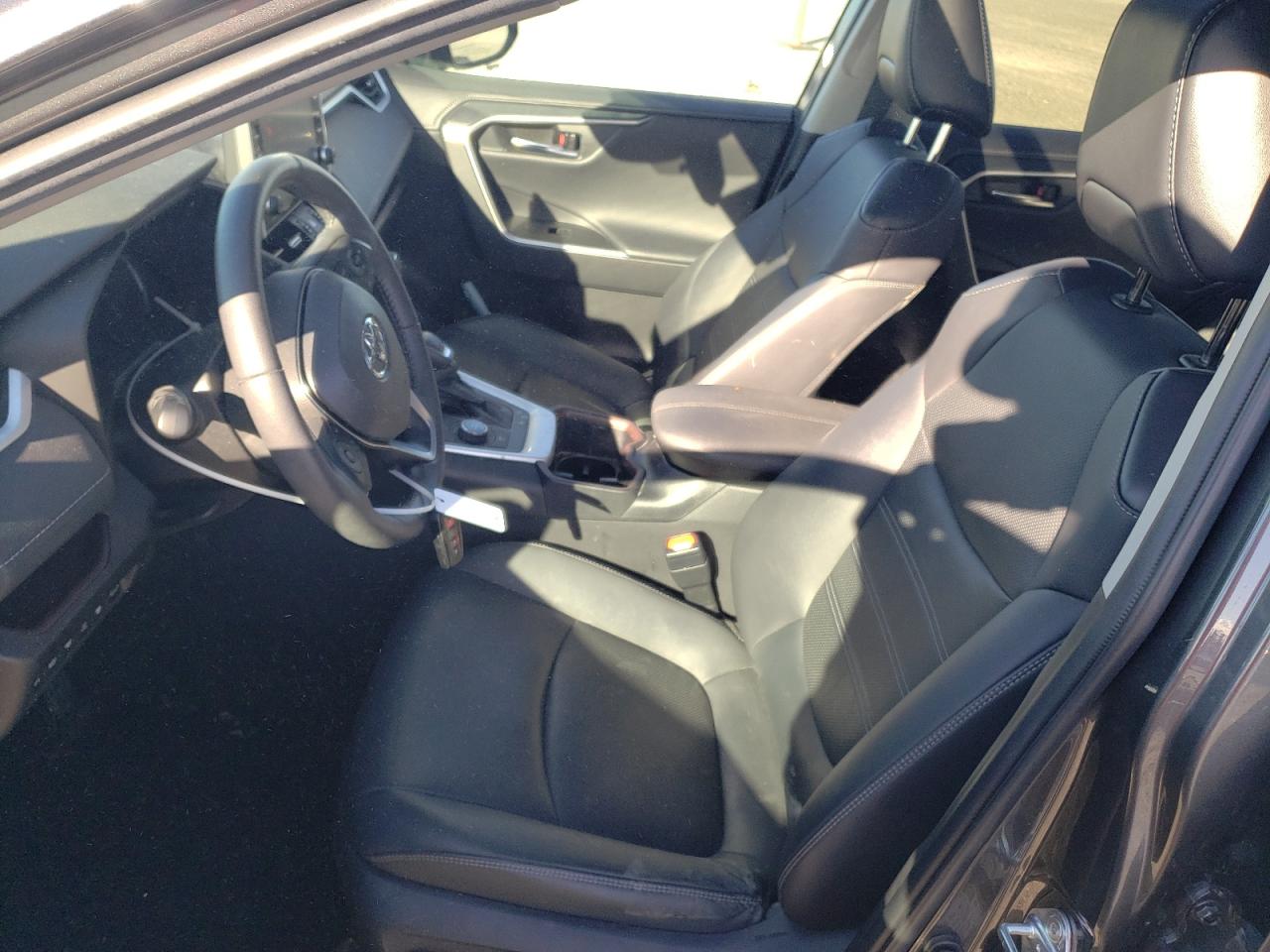 2022 Toyota RAV 4 - Image 7