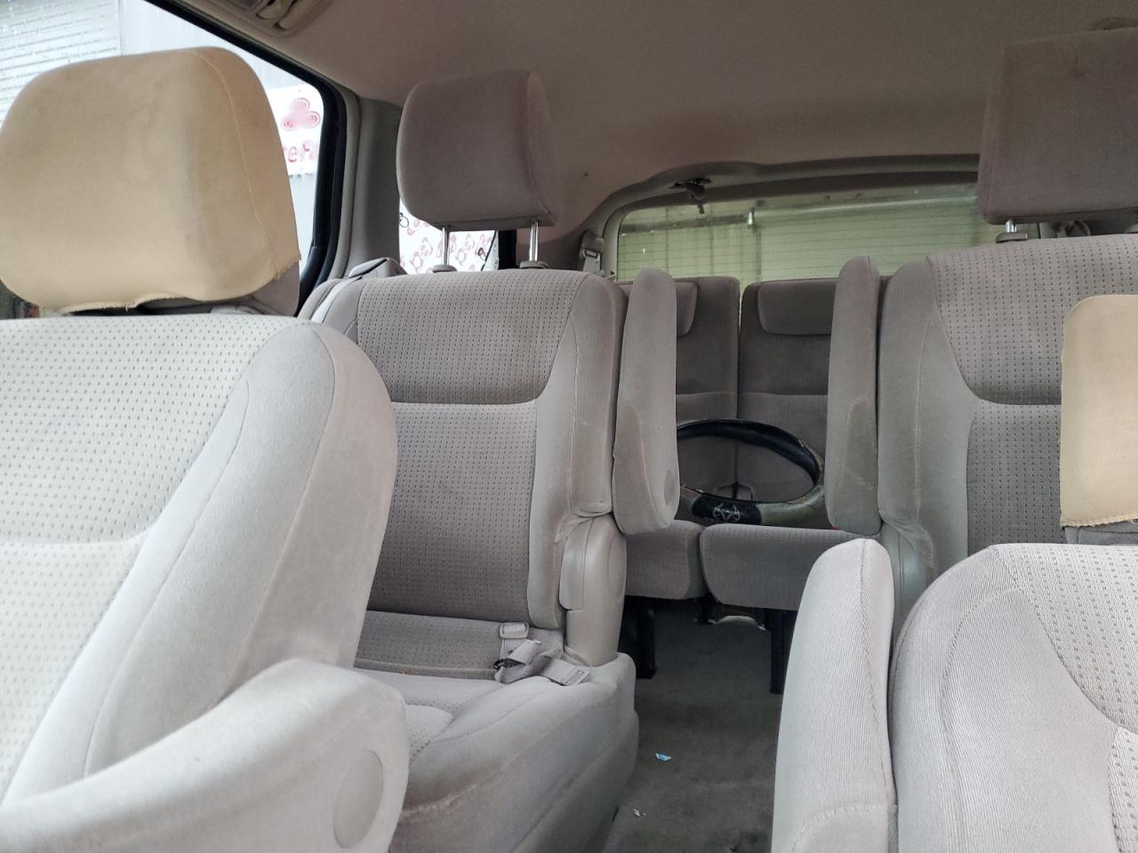 2009 Toyota Sienna - Image 10