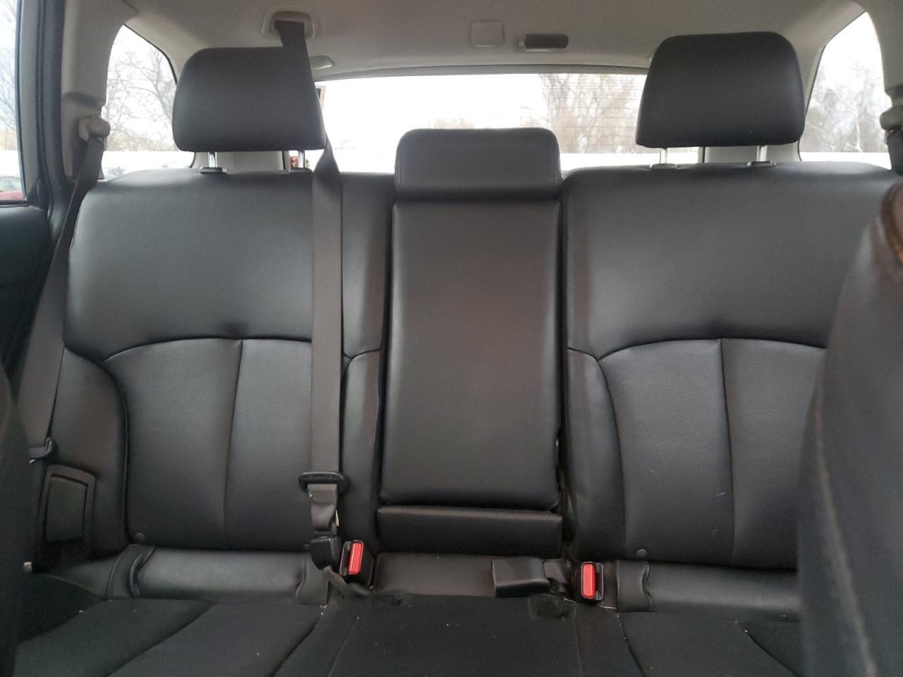 2012 Subaru Outback - Image 10