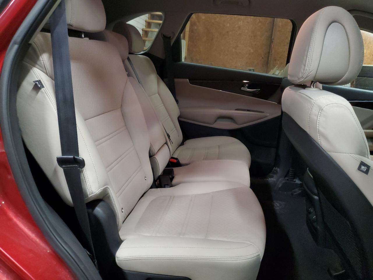 2016 Kia Sorento - Image 11