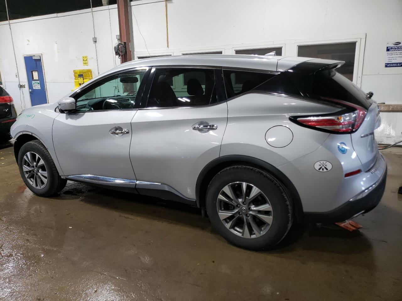 2015 Nissan Murano - Image 2