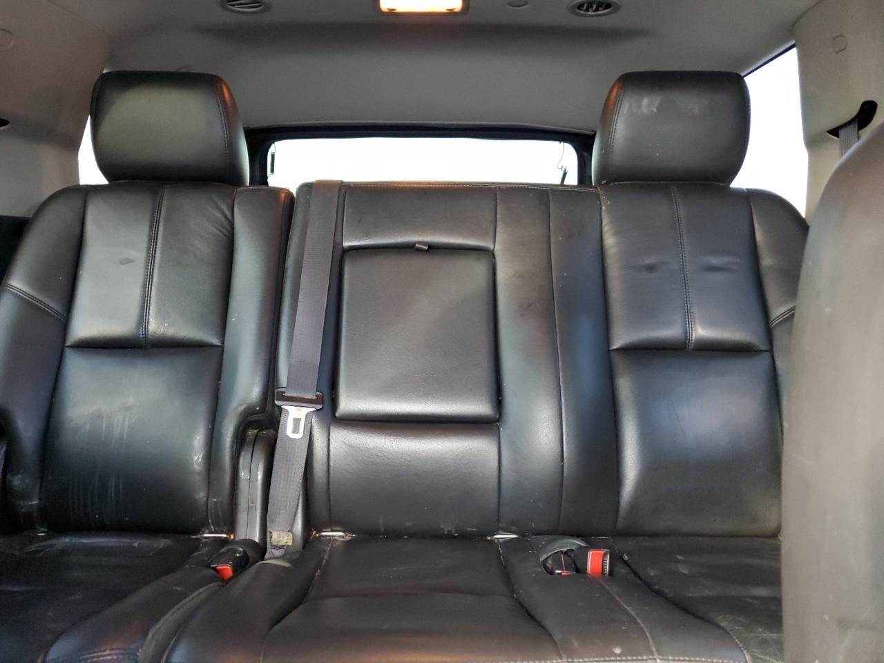 2011 GMC Yukon - Image 10