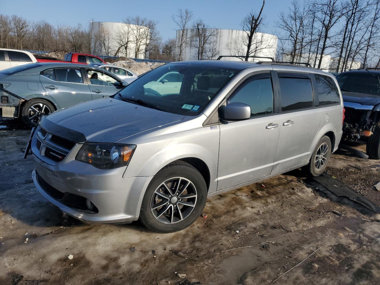 2018 Dodge Caravan - Image 1