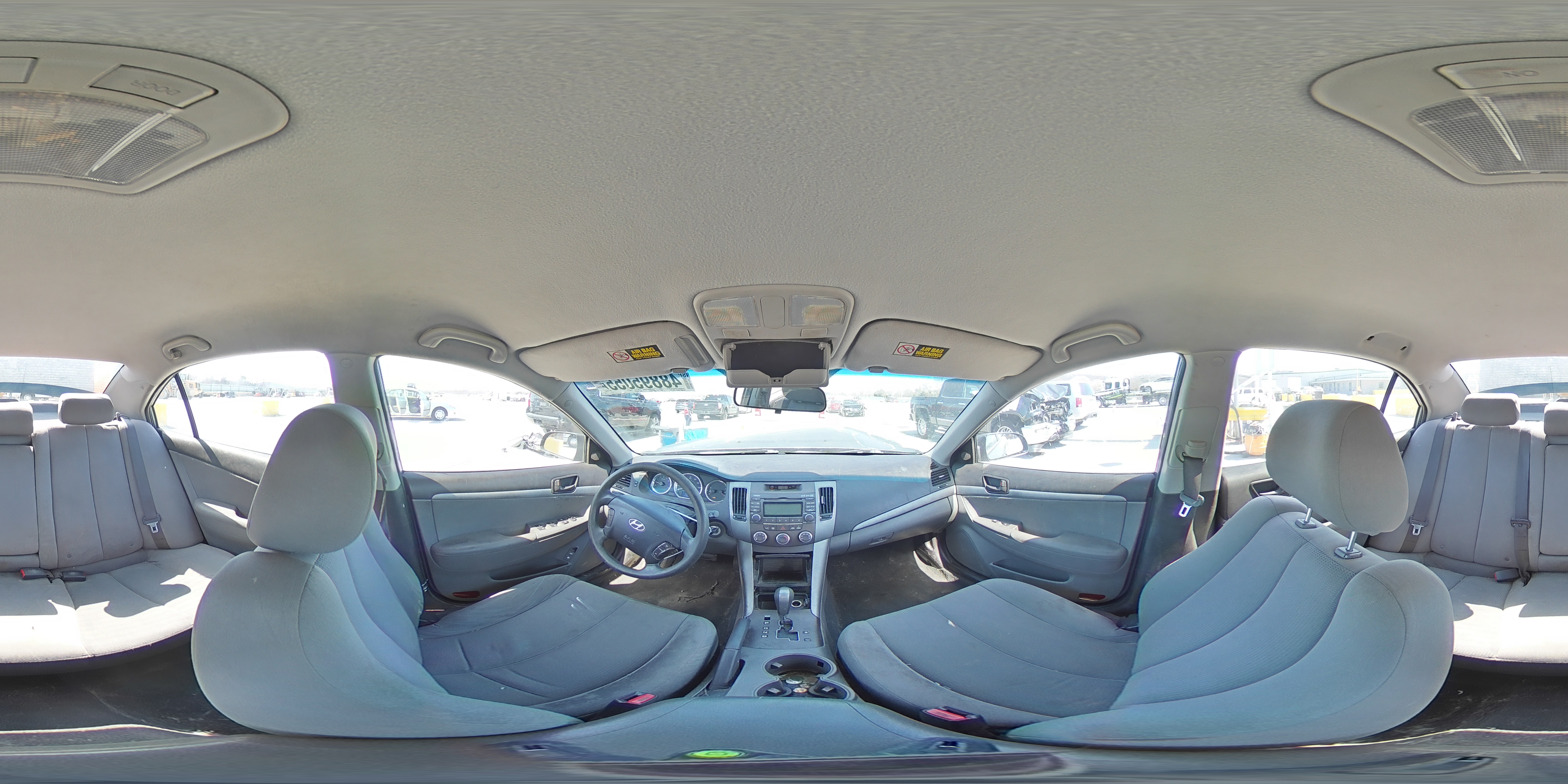 2010 Hyundai Sonata - Image 13