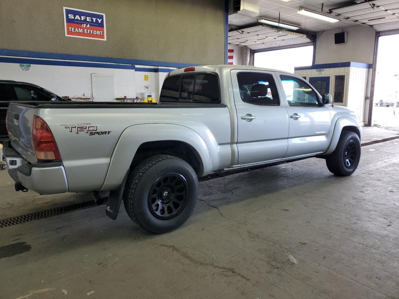 2005 Toyota Tacoma - Image 3
