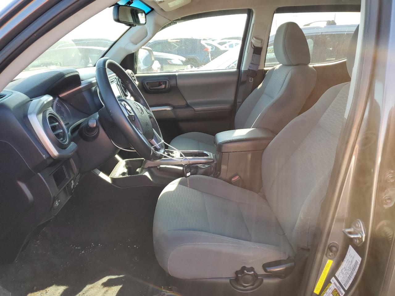 2017 Toyota Tacoma - Image 7