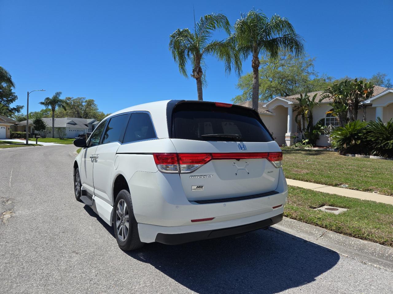 2017 Honda Odyssey - Image 3