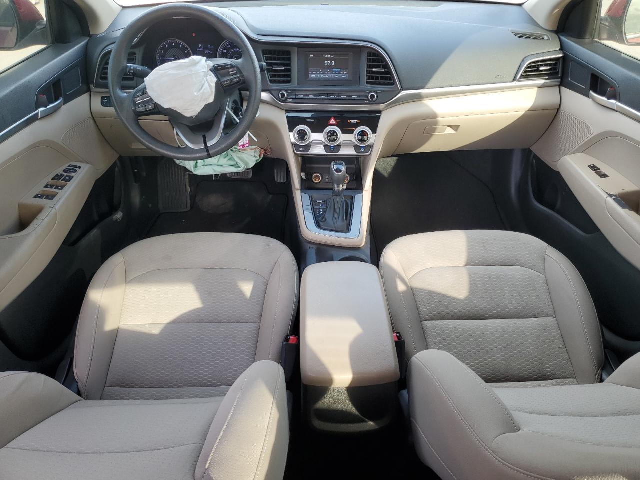 2019 Hyundai Elantra - Image 8