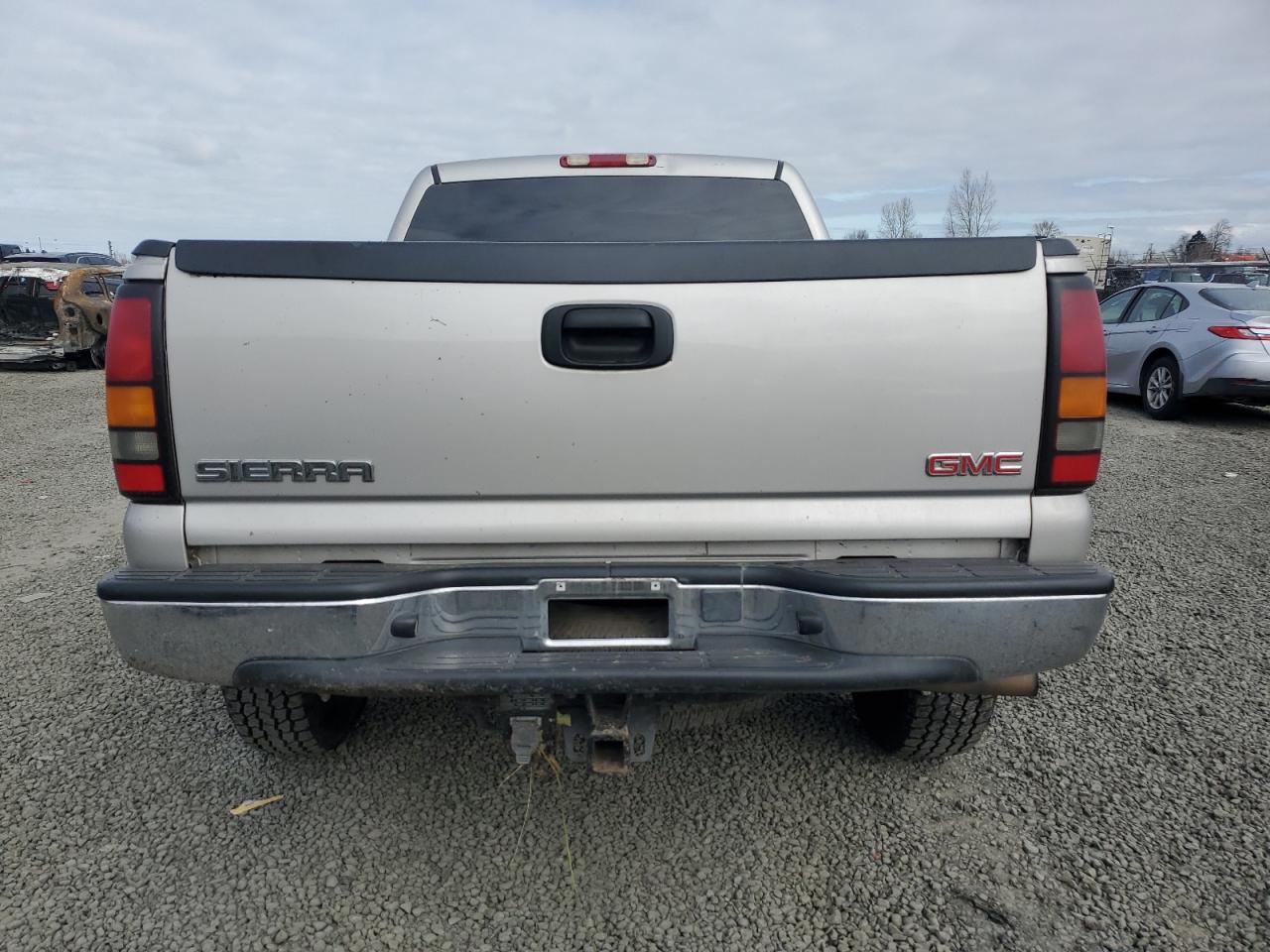 2004 GMC Sierra - Image 6
