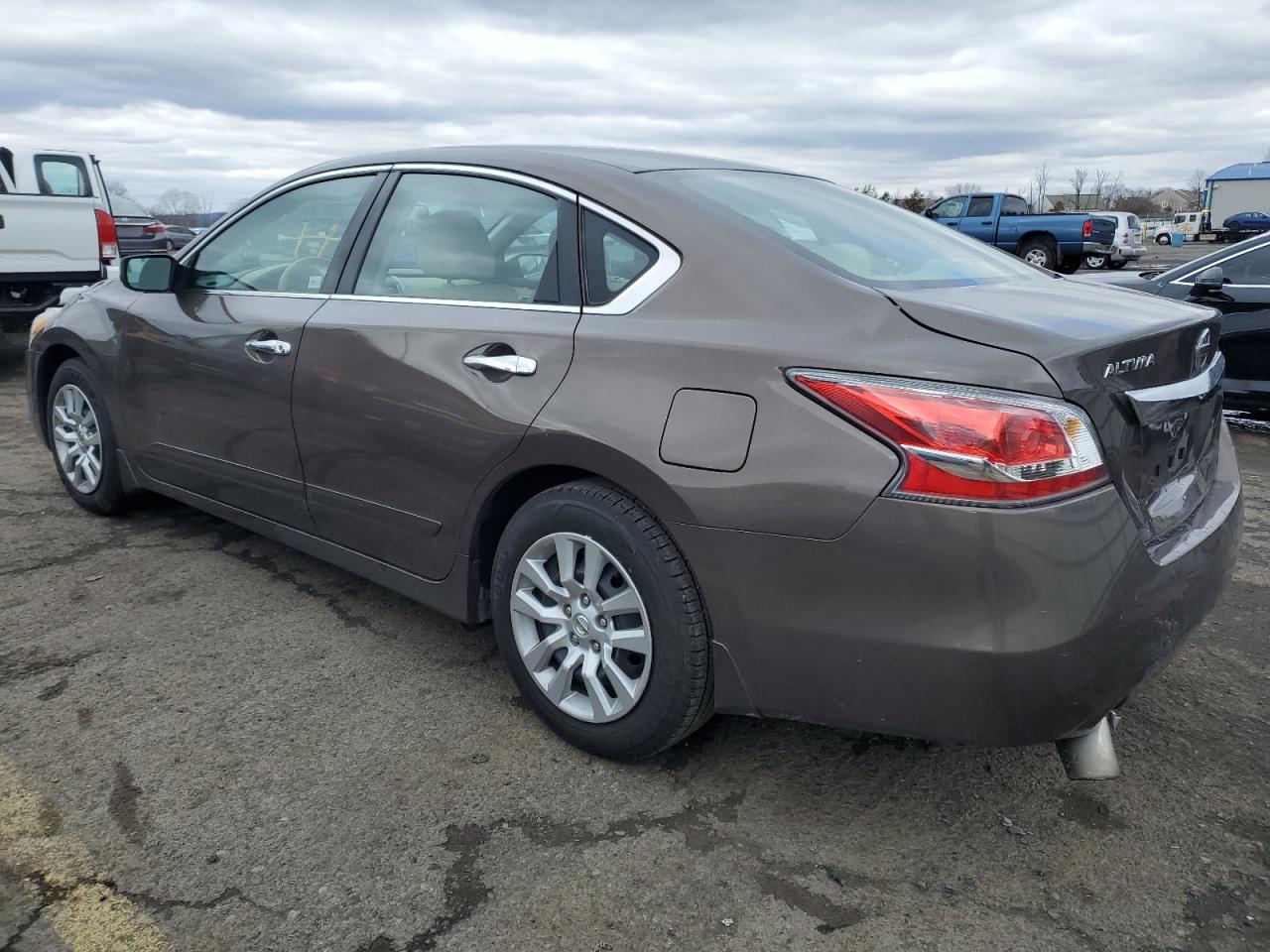 2015 Nissan Altima - Image 2