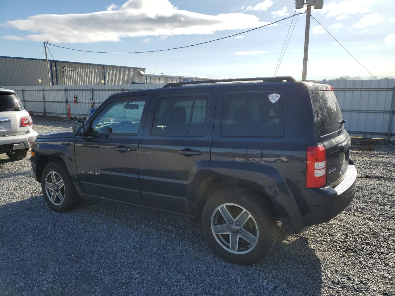 2015 Jeep Liberty (Patriot) - Image 2