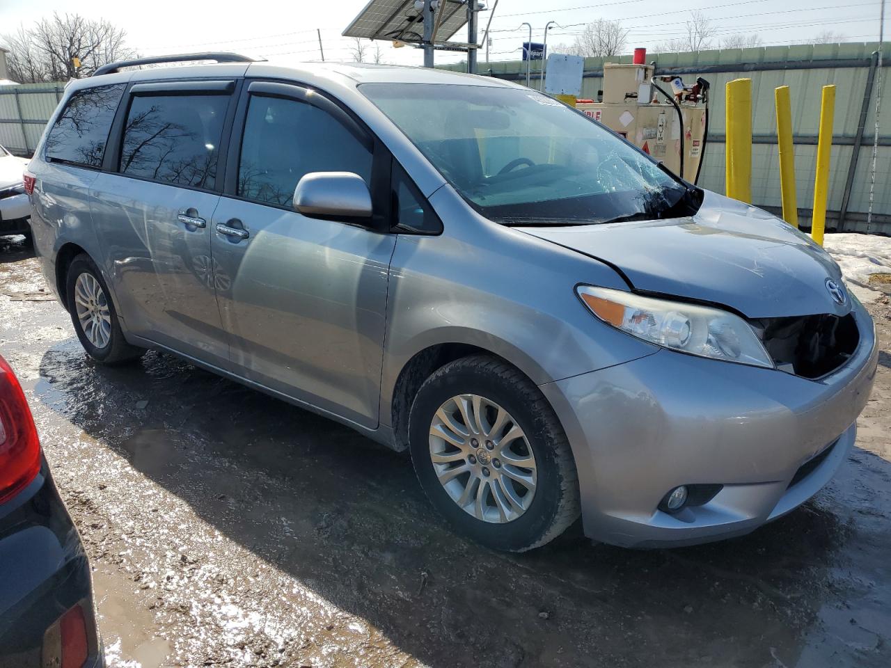 2015 Toyota Sienna - Image 4