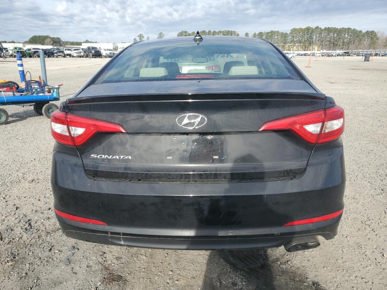 2017 Hyundai Sonata - Image 6
