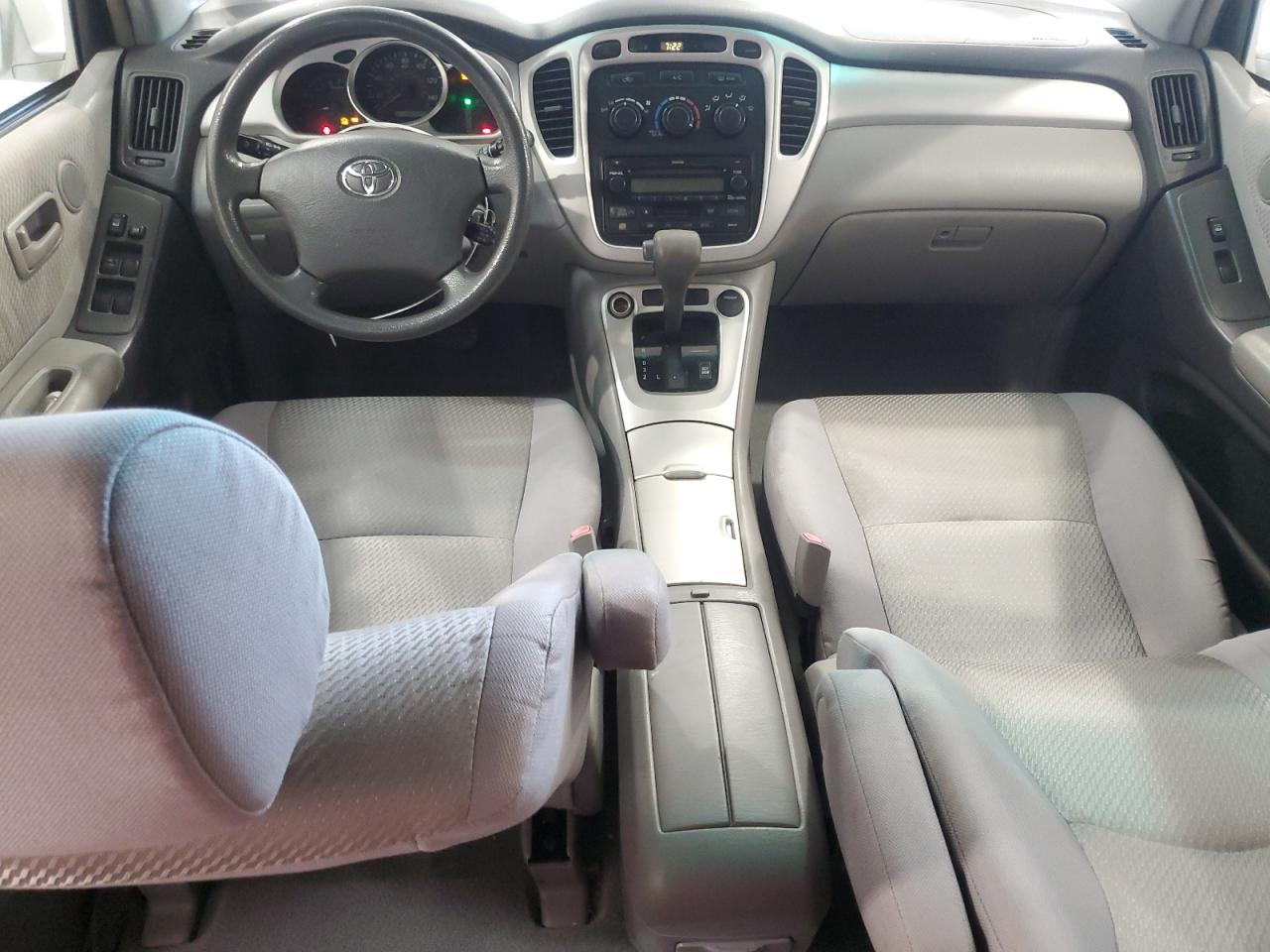 2005 Toyota Highlander - Image 8