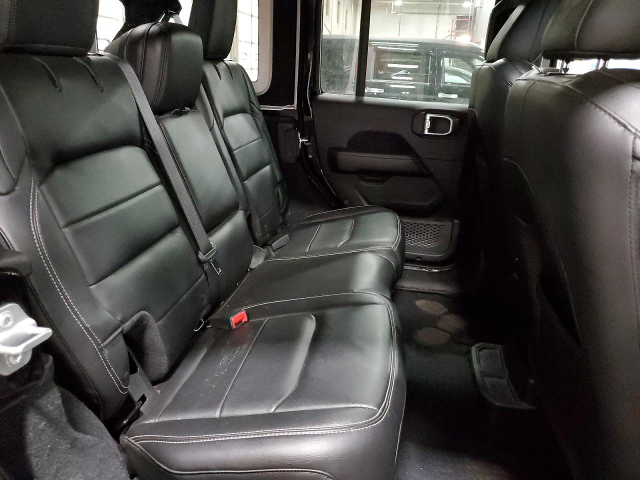 2018 Jeep Wrangler - Image 11