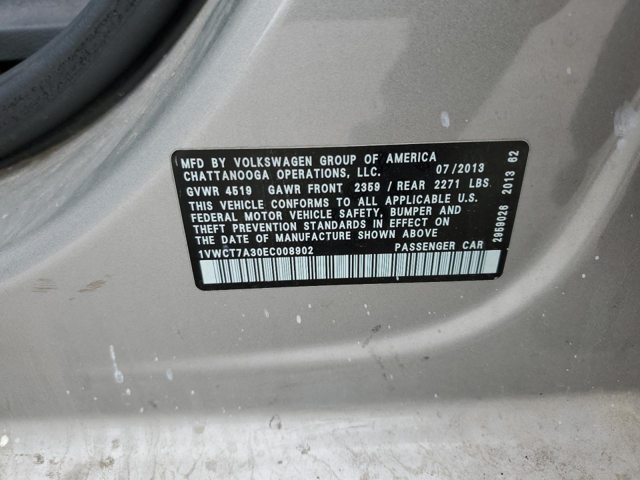 2014 Volkswagen Passat - Image 12