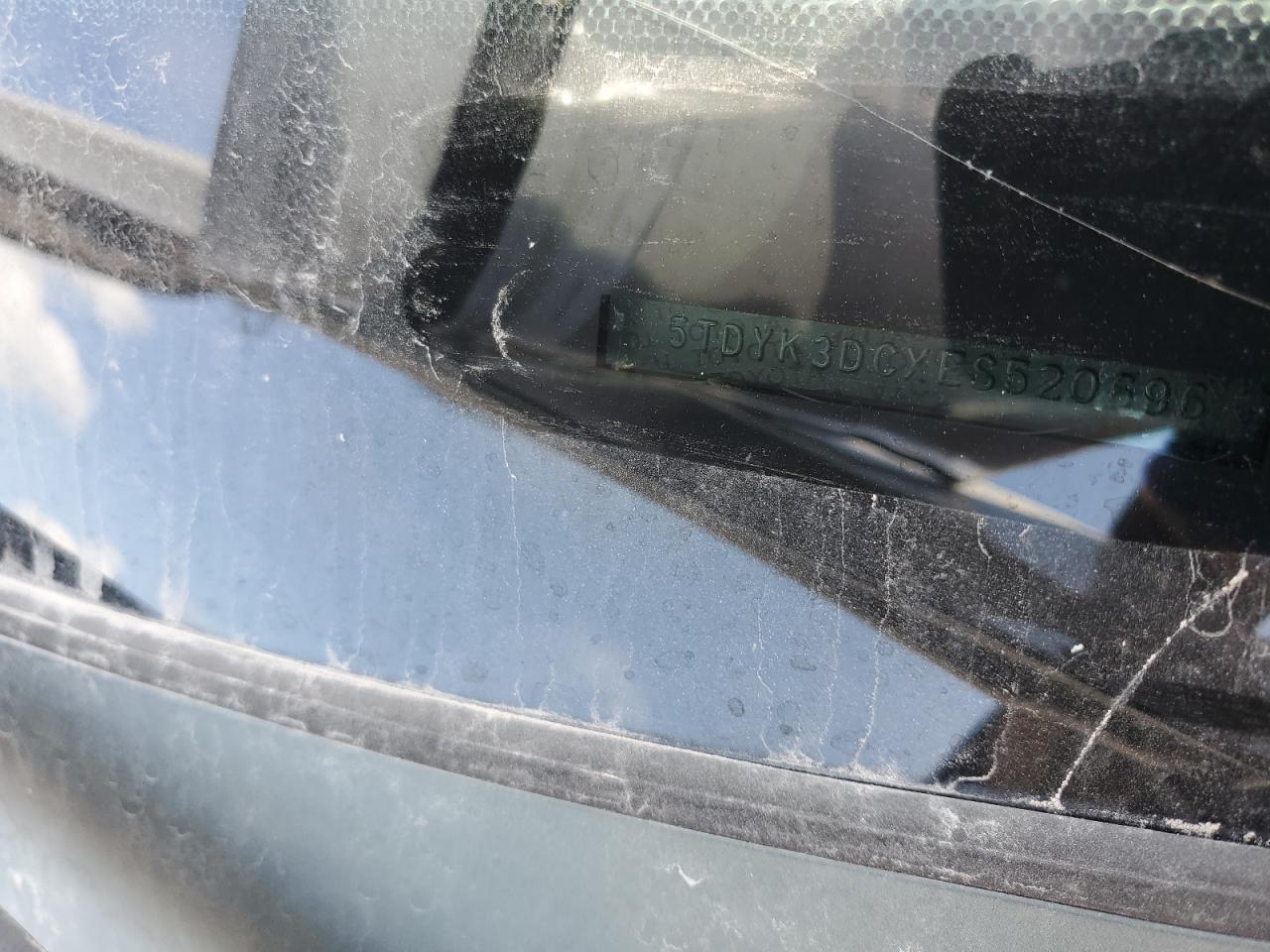 2014 Toyota Sienna - Image 14