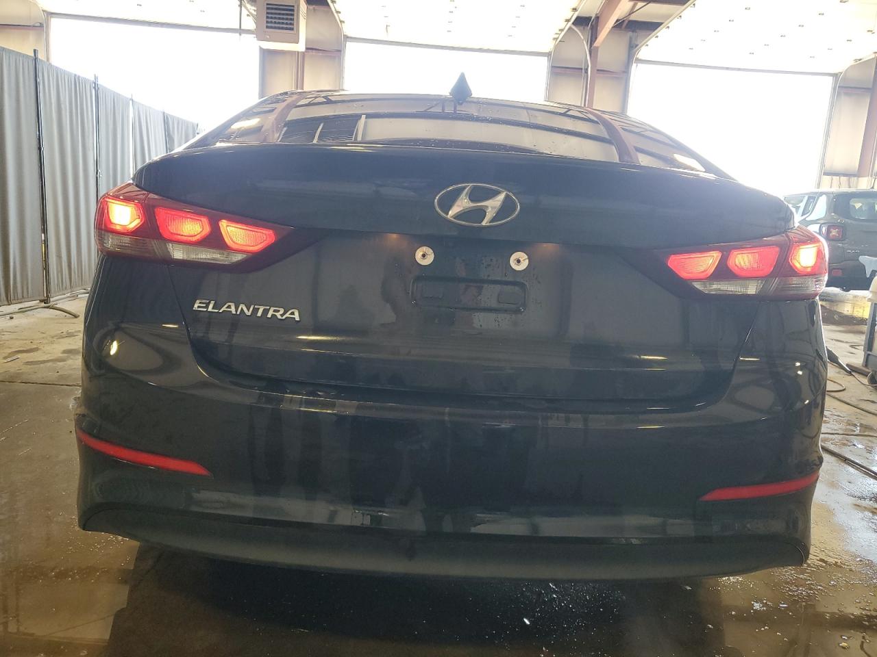 2018 Hyundai Elantra - Image 6