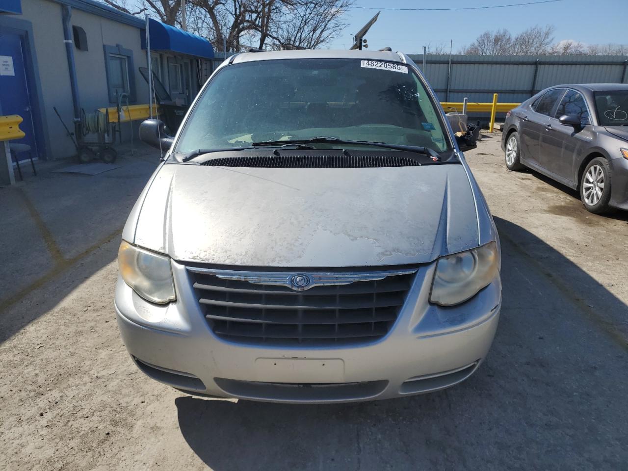 2005 Chrysler Town & Country - Image 5