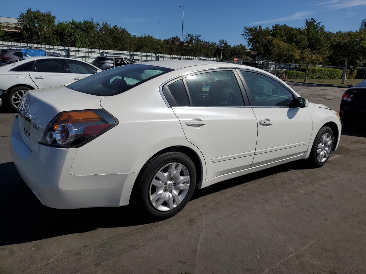 2012 Nissan Altima - Image 3
