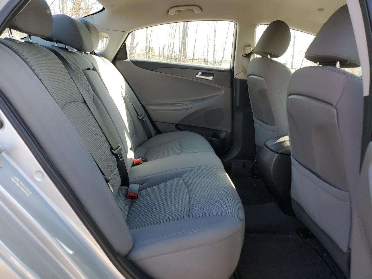 2011 Hyundai Sonata - Image 10