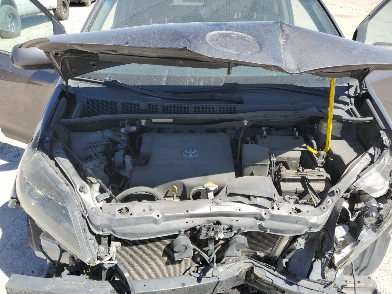 2015 Toyota Sienna - Image 13