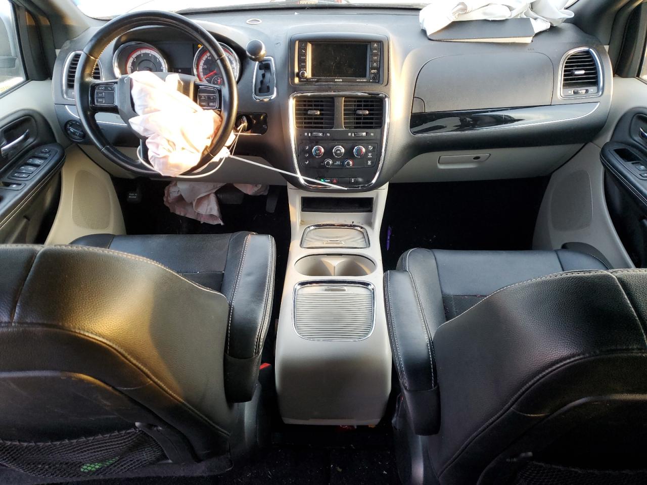 2019 Dodge Caravan - Image 8