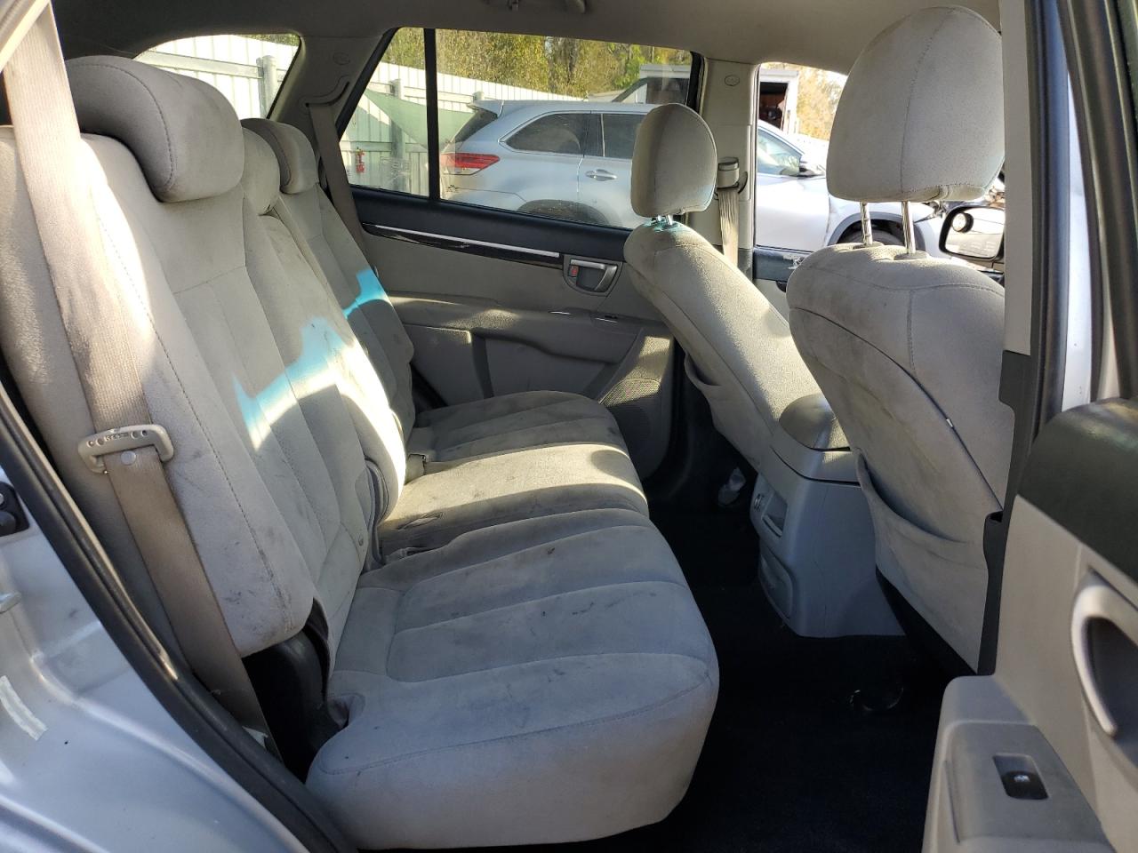 2009 Hyundai Santa Fe - Image 12