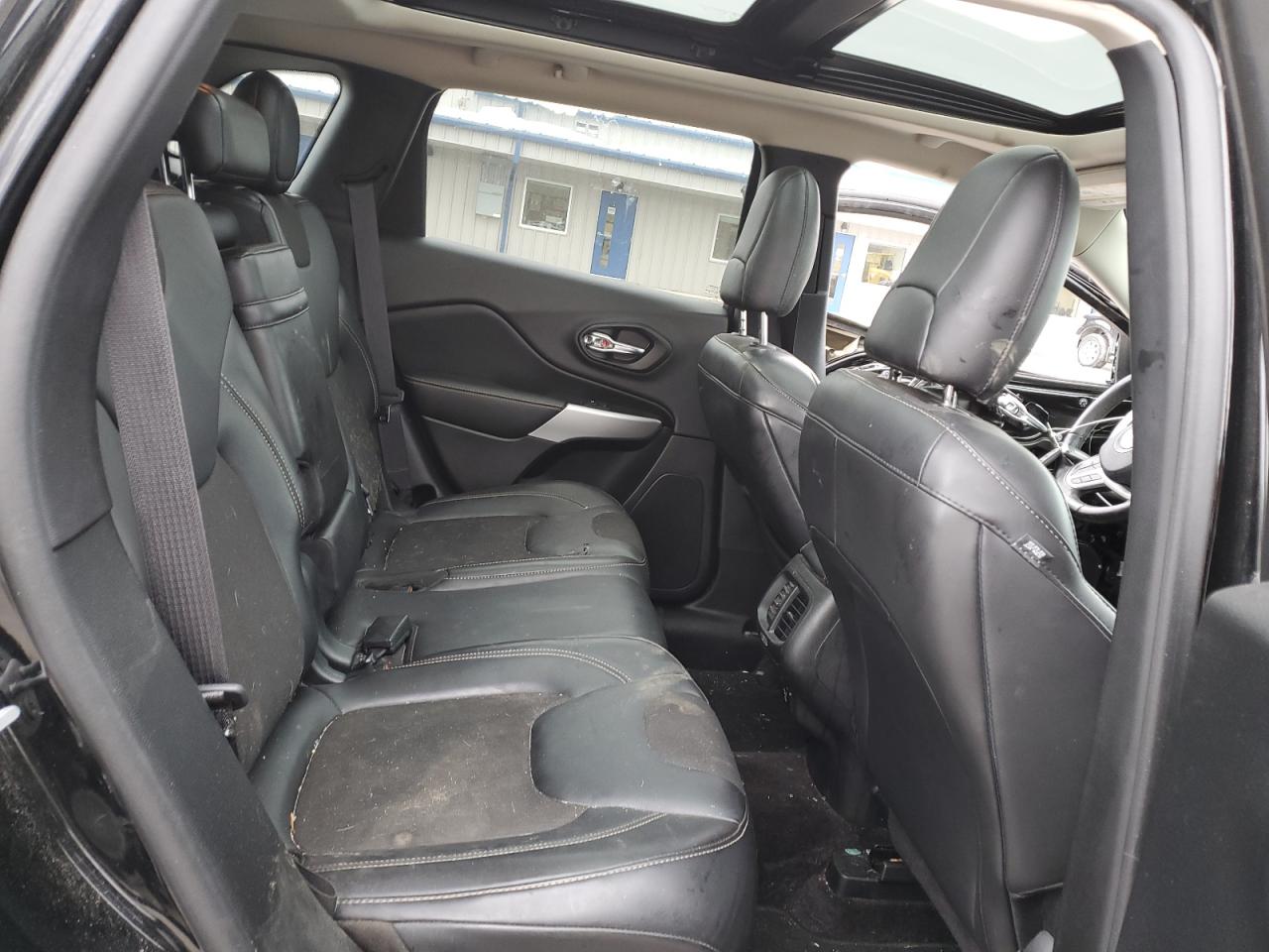 2018 Jeep Grand Cherokee - Image 11