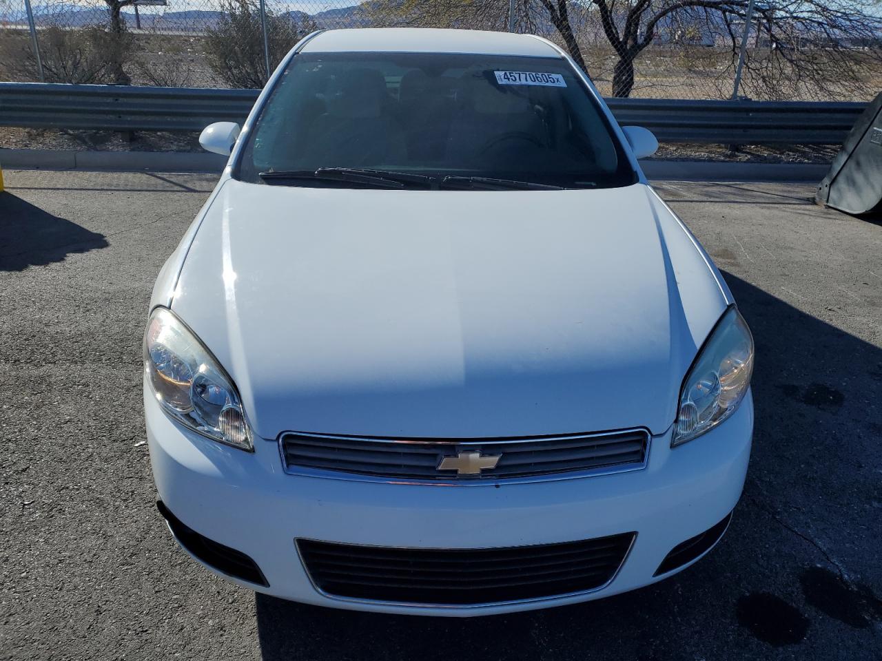 2011 Chevrolet Impala - Image 5