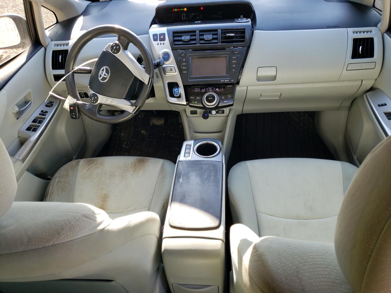 2013 Toyota Prius - Image 8