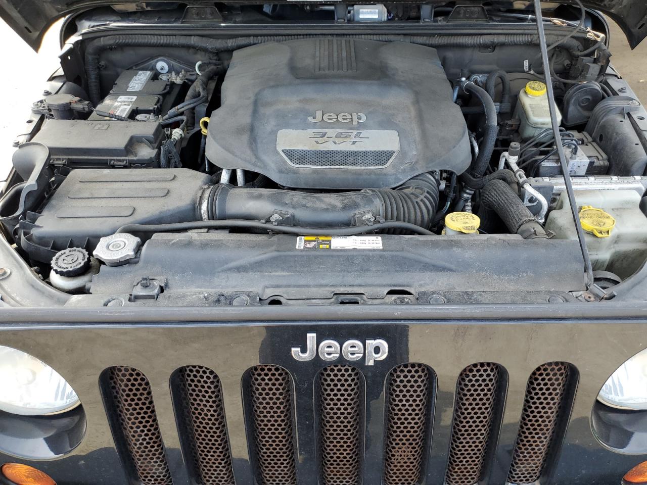 2013 Jeep Wrangler - Image 13