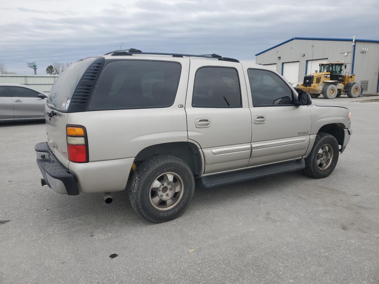 2004 GMC Yukon - Image 3