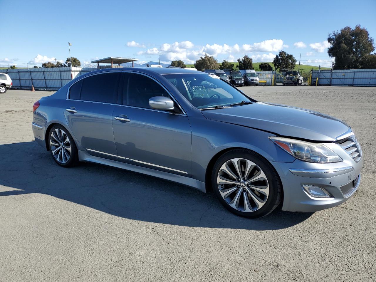 2014 Hyundai Genesis - Image 4
